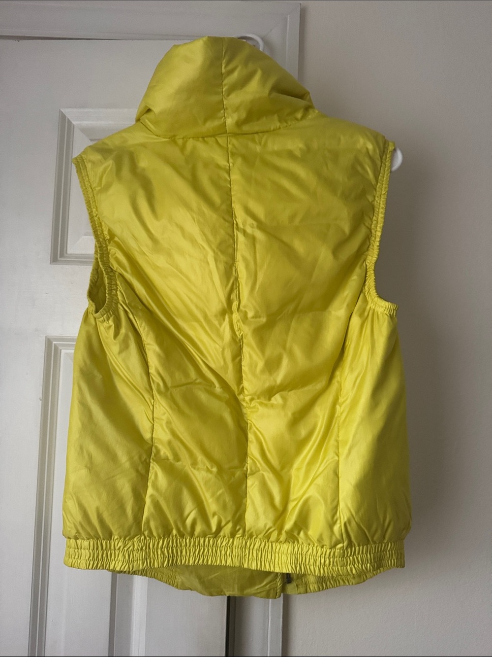 VINCE Vest Puffer Goose Down Feather Yellow Magnetic Buttons Size XS - Picture 3 of 7